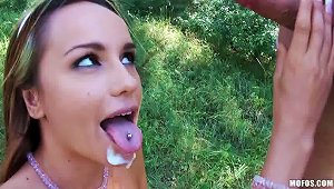 Outdoor Sex In The Park With A Luxury Babe Leyla Black!