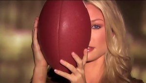 Kelly Carrington Wants To Play American Football Naked
